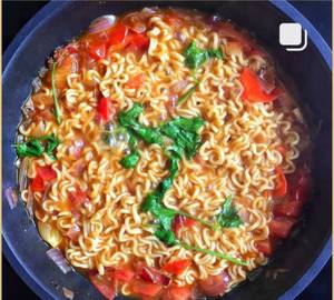 Onion Tomato Maggi