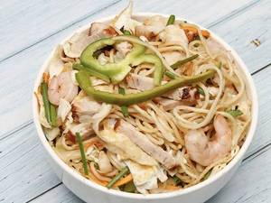 Mixed Hakka Noodles (Serves 1-2)