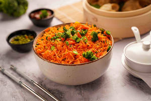 Veg Schezwan Fried Rice [750 ML]