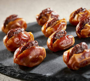 Kholas Dates With Caramelised Pecan