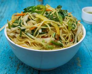 Veg Hakka Noodles