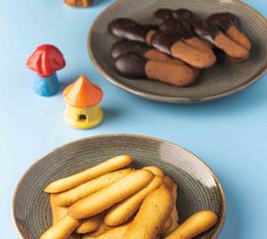 Orange cat tongue wafers