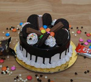Oreo+ Kit Kat Cake (1pound)