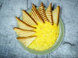 Cheese Omelette & Bread