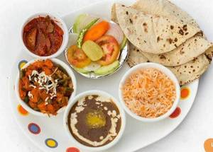 3 Roti With Rajma And Kadai Paneer