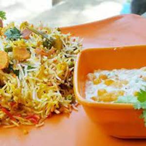 Veg Biryani with Raita