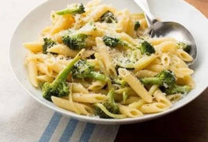 Green And Garlic Penne Mushroom, Spinach, Olives, Basil And Herbs In Cheese Parmesan Sauce
