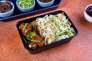 Hakka Noodle & Chilli Chicken Gravy
