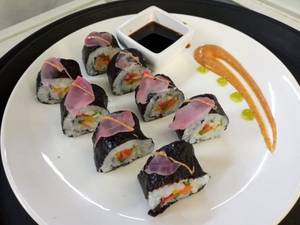 Veg Maki Shushi (8 Pcs)