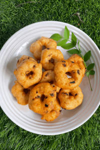 Golden Crispy Vada [1 Piece]