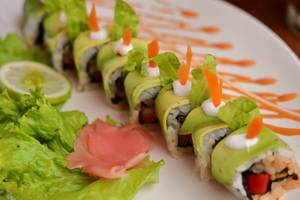 SPICY AVOCADO MAKI