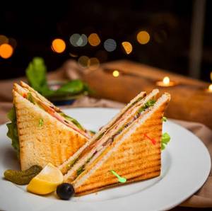 Caff In Chicken Club Sandwich