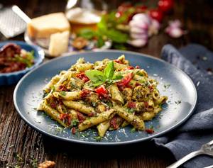 Penne Pasta with Pesto Sauce [Veg]