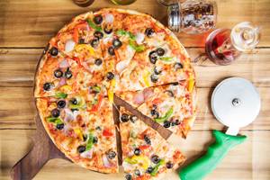 8 Slices  Peri Peri Chicken Pizza(10Inches)