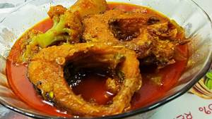 Ruhu Macher Jhol With Sabzi(2 Pcs)