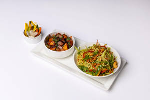 Singapore Noodles+ Chilli Paneer