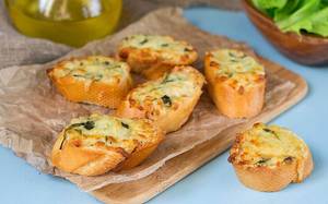 Chicken Garlic Bread