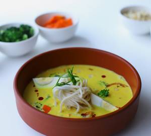 Burmese Khow Suey Soup [Chicken]