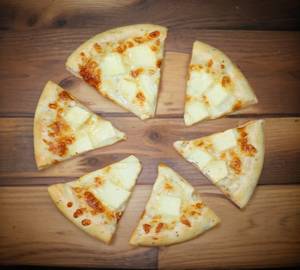 Cheese & Paneer Pizza