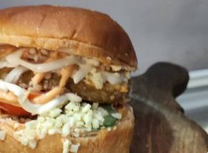 Cheesy Rancho Burger