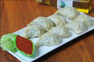 Chicken Steam Momos (6pcs) (served with chilli chutney and mayo)