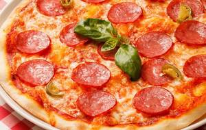 Imported German Pepperoni Pizza [Premium Spicy San Marzano Tomato Sauce, Al Olio,Basil, Herbs]