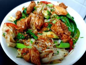 Thai Chilli Garlic Noodles Chicken