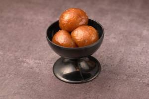 Gulab Jamun (4 Pieces)
