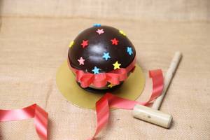 Round Shaped Pinata Cake [700 Gm] With Hammer