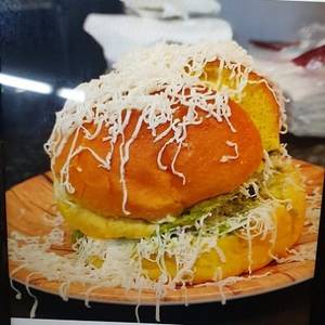 Cheese Chutney Muskabun