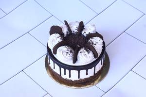 Eggless Oreo Cake