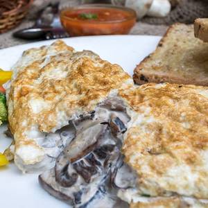 Creamy Mushroom Omelette (2 Eggs)