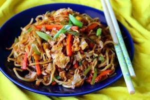 Egg Schezwan Chow