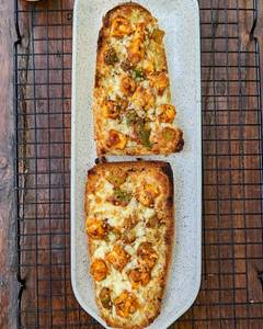 Tandoori Paneer Garlic Bread