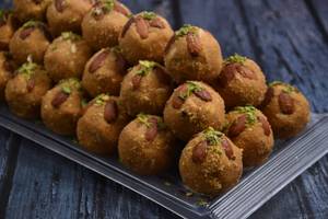 Dry Fruit Besan Ladoo (Desi Ghee)