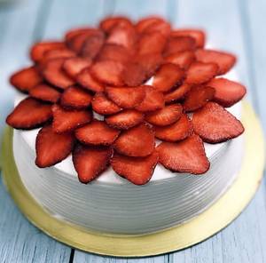 Strawberry Tresleches Cake