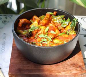 Chicken In Hunan Sauce Over Rice 