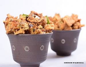 Onion Pakoda (100 Gms)