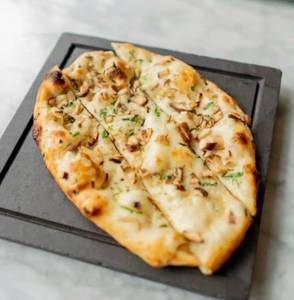 Truffle Oil Naan 