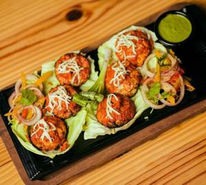 Veg tandoori momos [6 pieces]