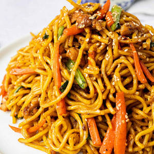 Barbequed Chicken Noodles