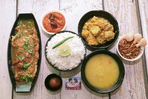 Special Omelette Curry Thali 