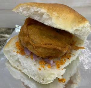 Garlic Mayonnaise Vada Pav