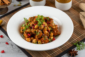 Purani Dilli ki Aloo Chana Chaat