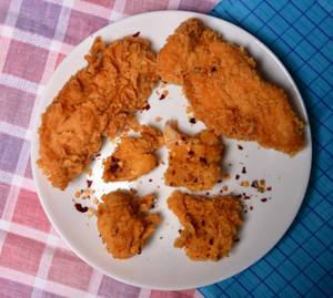 10 Pcs Chicken Popcorn With 2 Pcs Chicken Tender