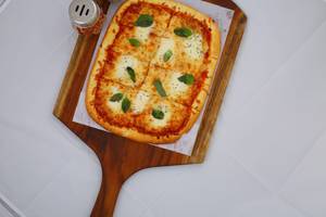 Margherita Pizza (Foot Long) (Serves 2-3)
