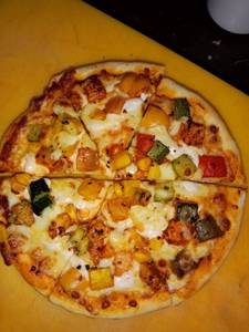 Tandoori  Paneer Pizza. 7 inch