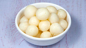 Angoori (Chota Rasgulla.)
