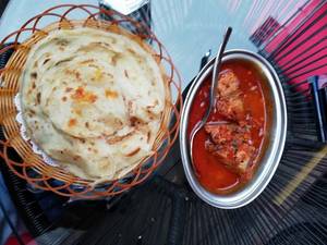 Fish Curry [2 Pcs] With Tandoori Roti [3]