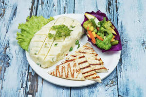 {veg} Grilled Paneer With Potato Mash & Sauteed Veggies